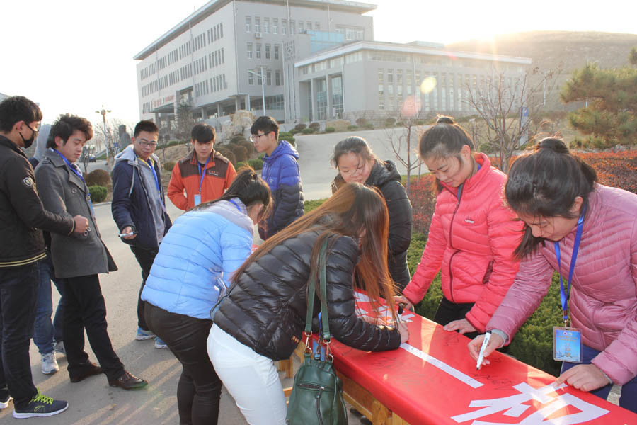 C:\Users\Administrator\Desktop\护理系开展预防艾滋病宣传教育系列活动\IMG_0035.JPG